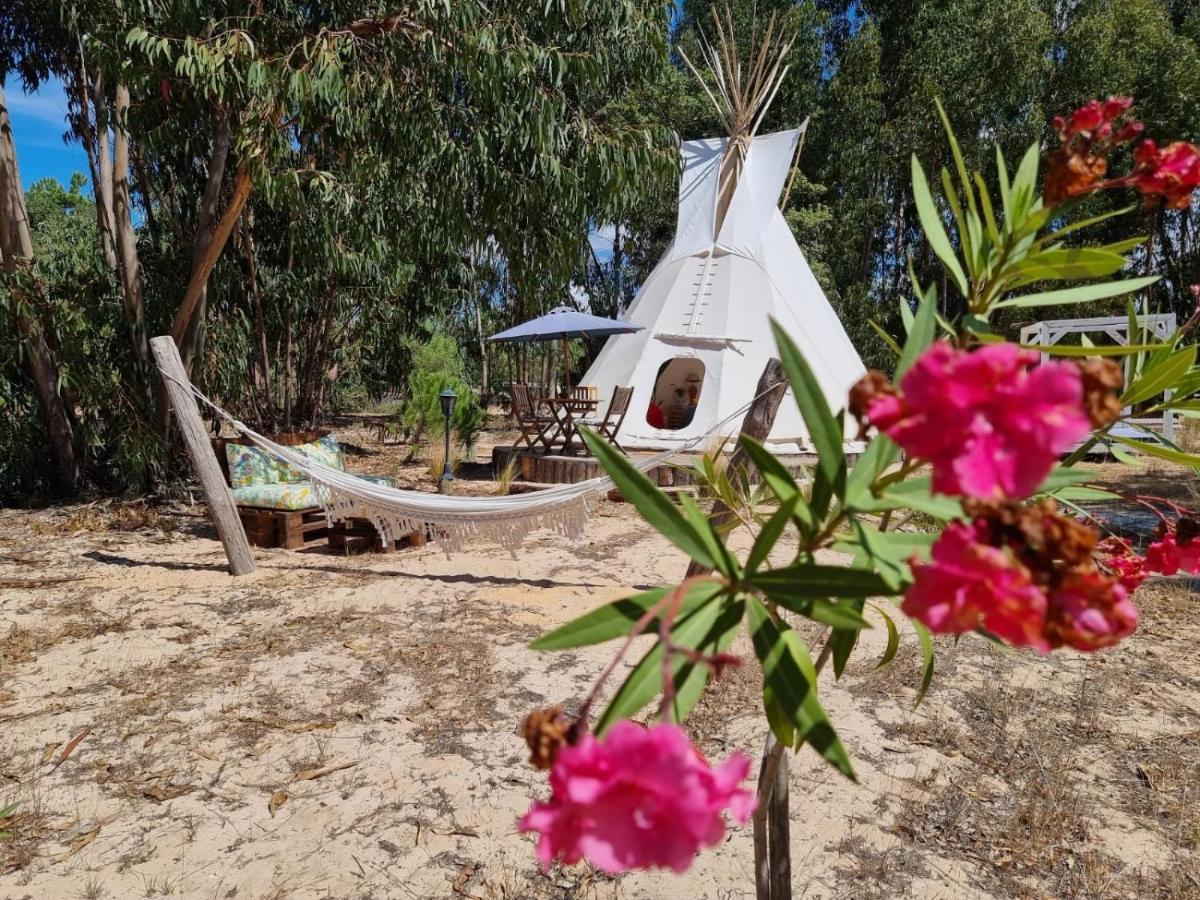 Goodmuda Tipi'S Hotel Grândola Екстериор снимка